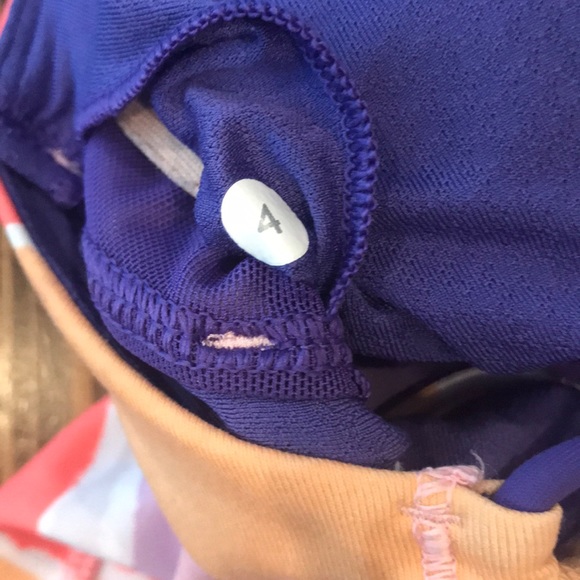 Lululemon dancing warrior tank, size 4 - Picture 3 of 3